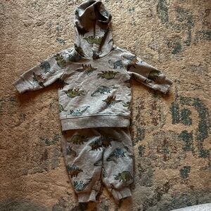 🌟3/$20🌟 Dinosaur Carters Sweatsuit Size 3M